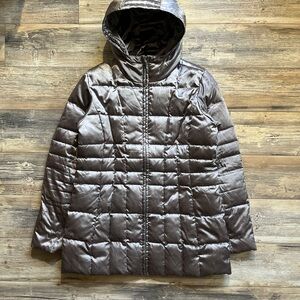 Lands’ End puffer jacket with a clean, cozy look and full zip hood.